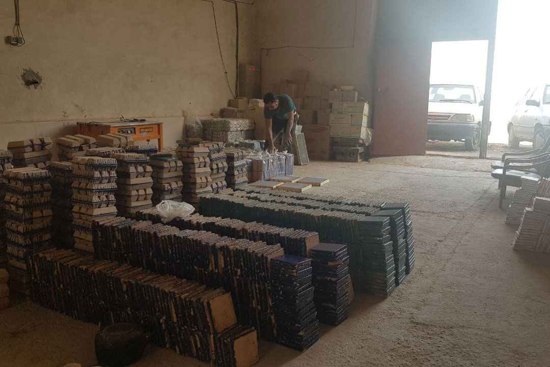 کاشی دست ساز ایرانی