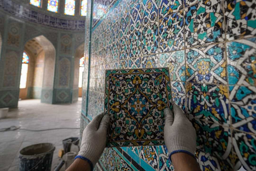 کاشی کاری هفت رنگ مسجد